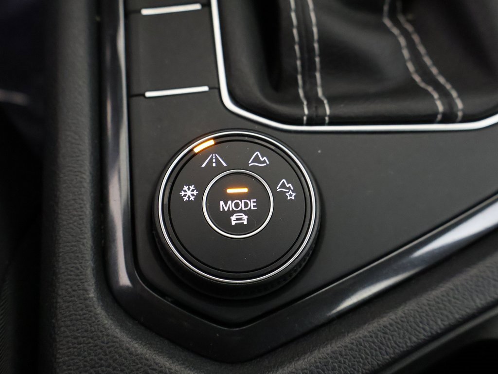 Used 2023 Volkswagen Tiguan SE R-Line image 5