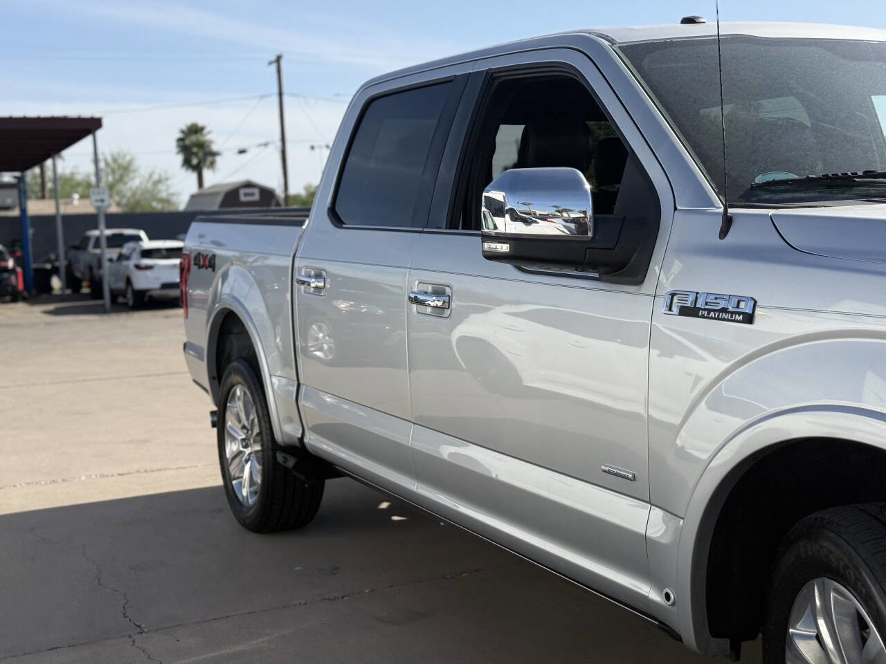 Used 2017 Ford F150 Platinum w/ Equipment Group 701A Luxury AWD/4WD image 5