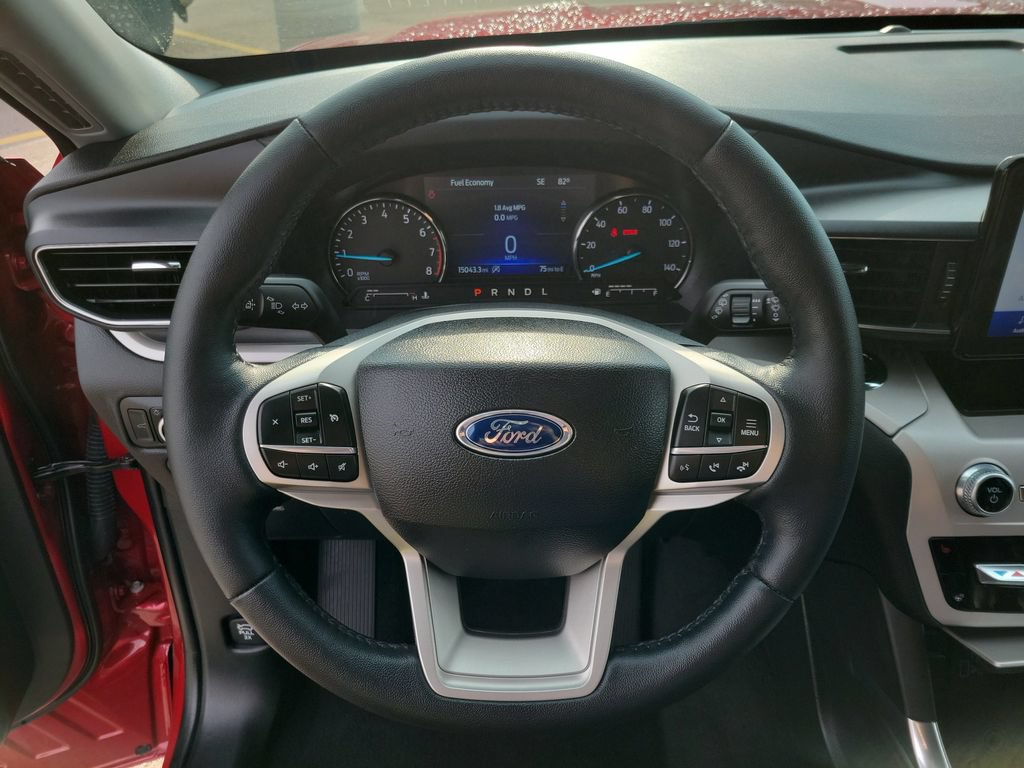 Used 2024 Ford Explorer XLT w/ Equipment Group 202A AWD/4WD image 24