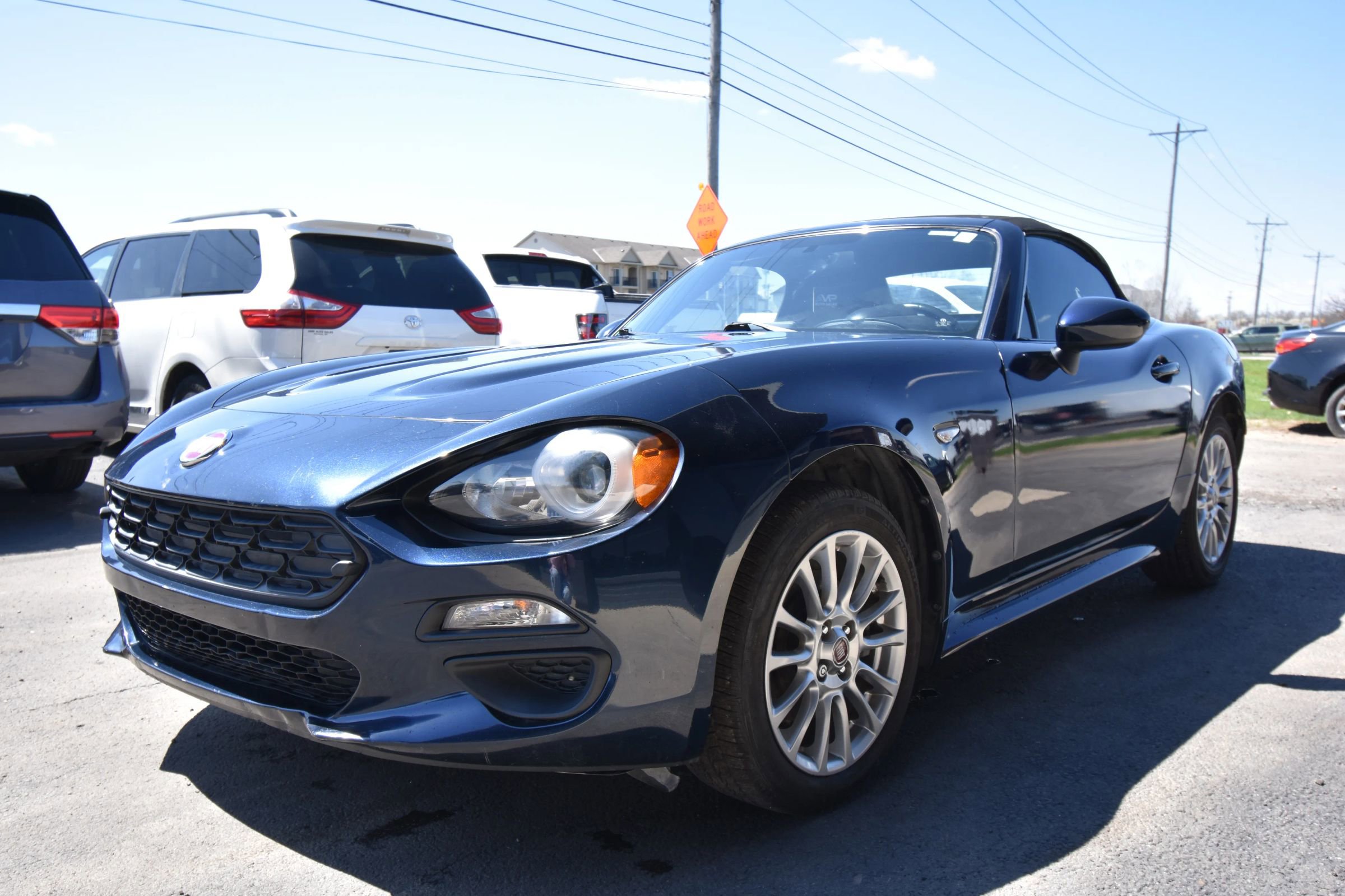 Used 2018 FIAT 124 Spider Classica w/ Technology & Siriusxm Group image 3
