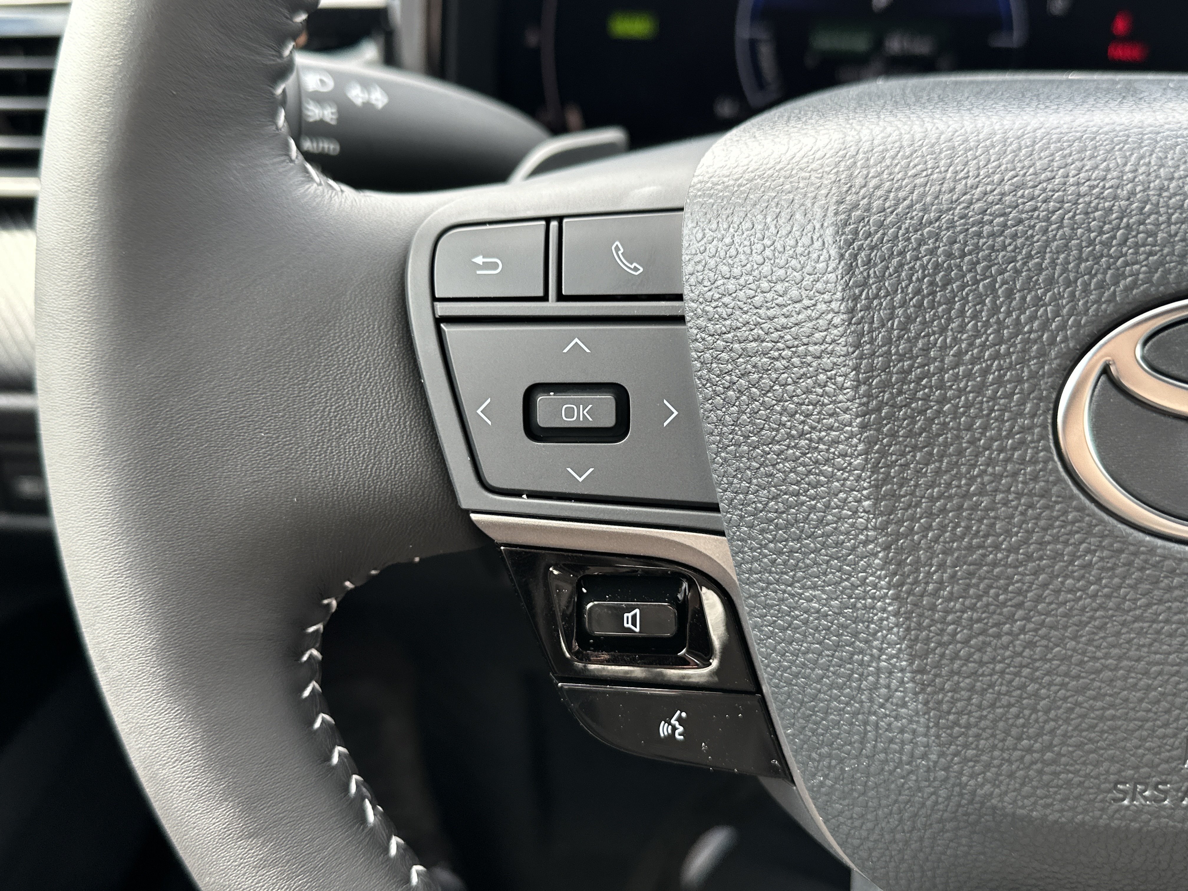 New 2026 Toyota Camry SE w/ Multimedia Upgrade Package FWD image 18