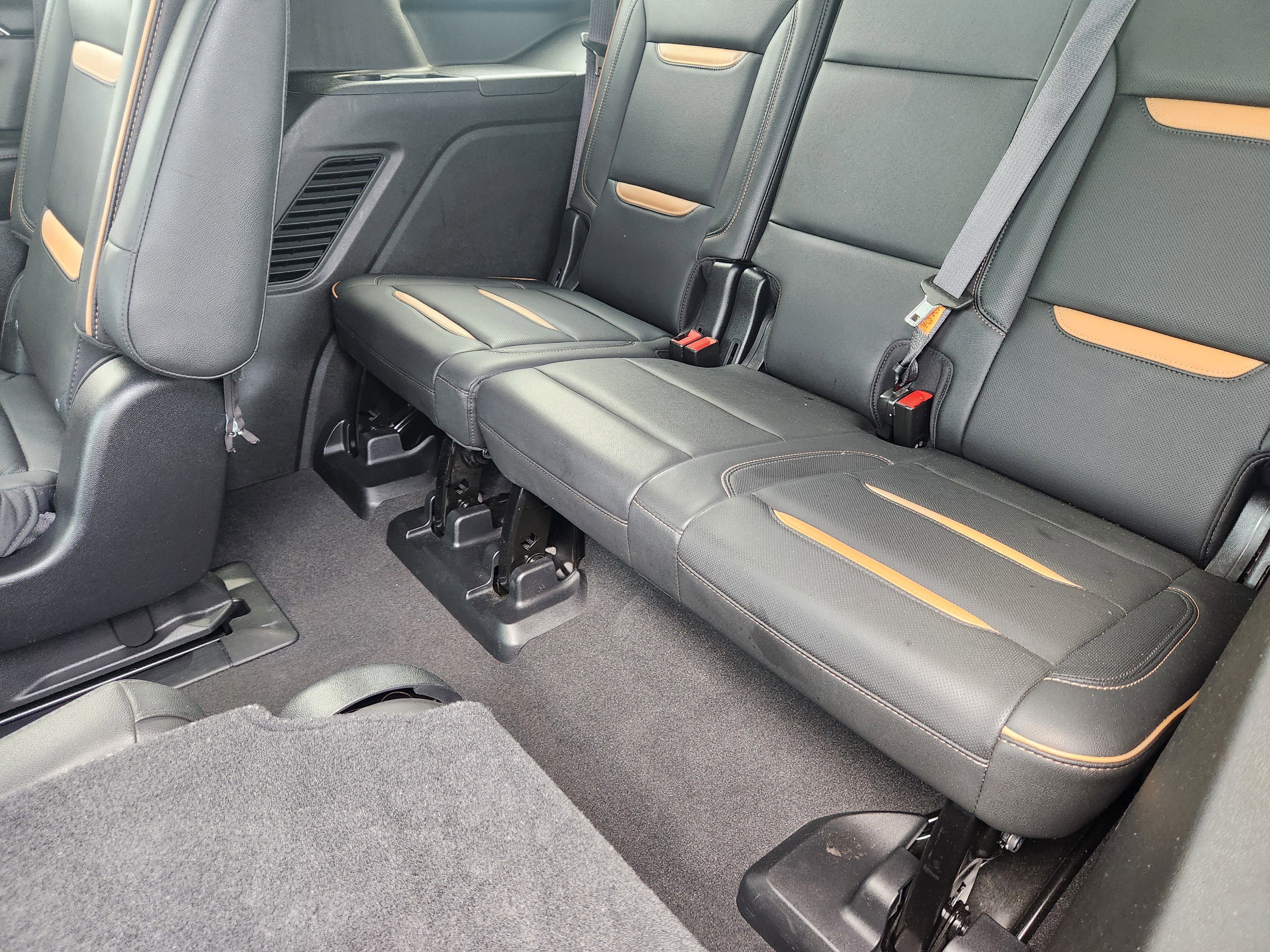 Used 2021 GMC Yukon AT4 w/ AT4 Premium Package image 32