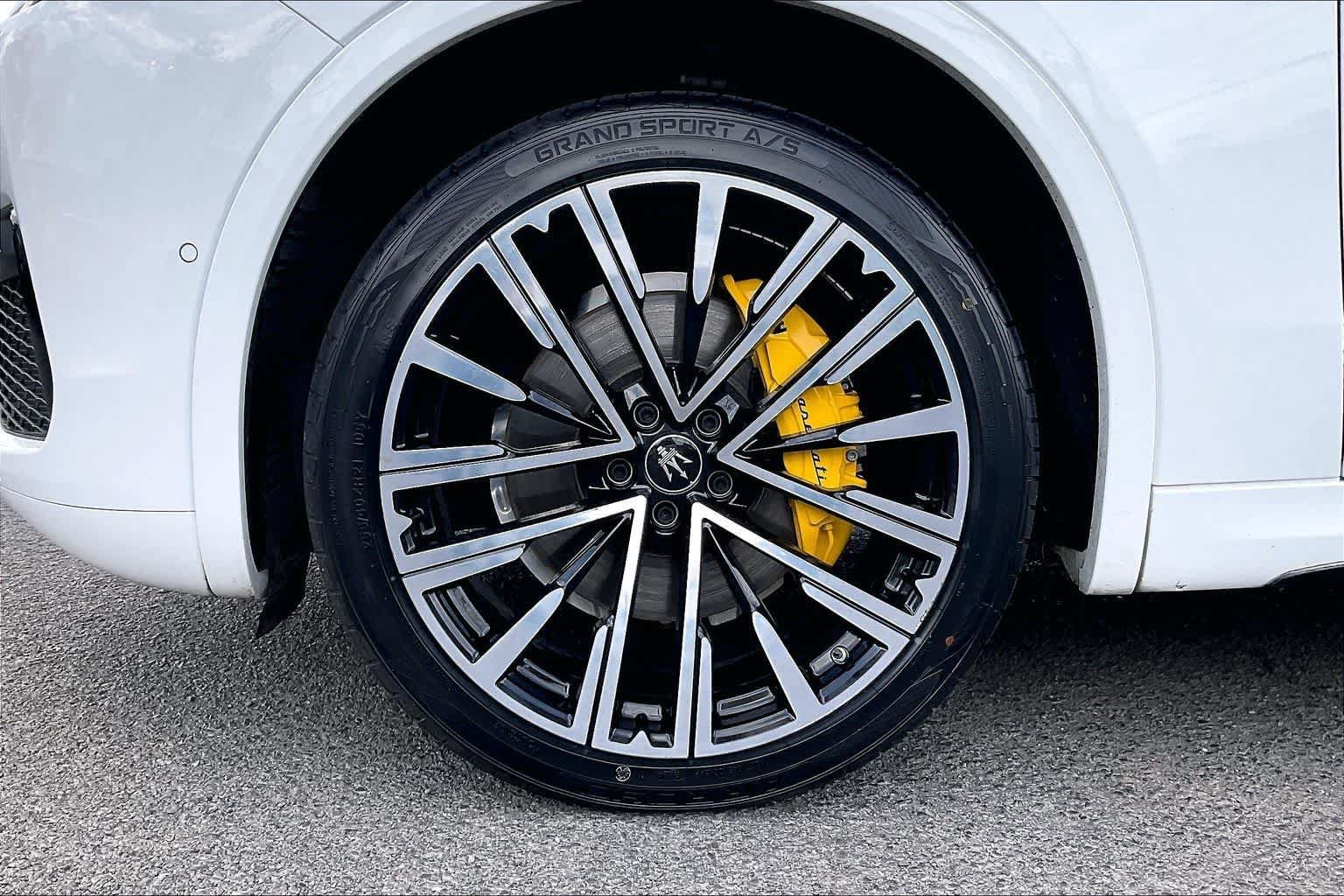 Used 2023 Maserati Grecale Modena AWD/4WD image 8