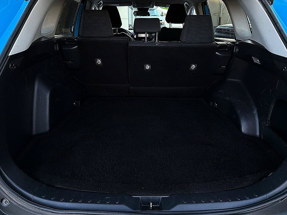 Used 2019 Toyota RAV4 LE FWD image 26