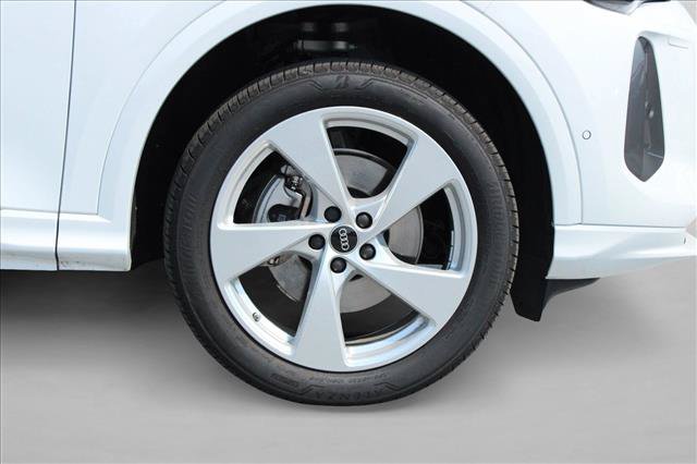 Used 2025 Audi Q5 Premium Plus w/ Premium Plus AWD/4WD image 14
