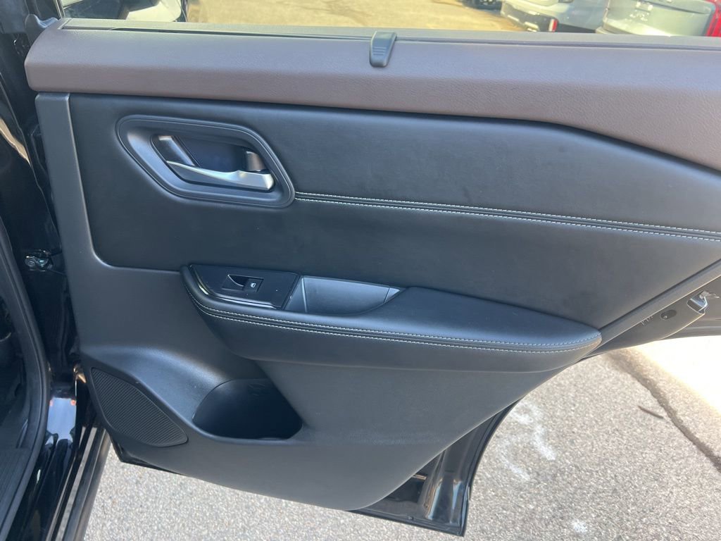 Certified 2023 Nissan Rogue SV w/ SV Premium B Package image 17