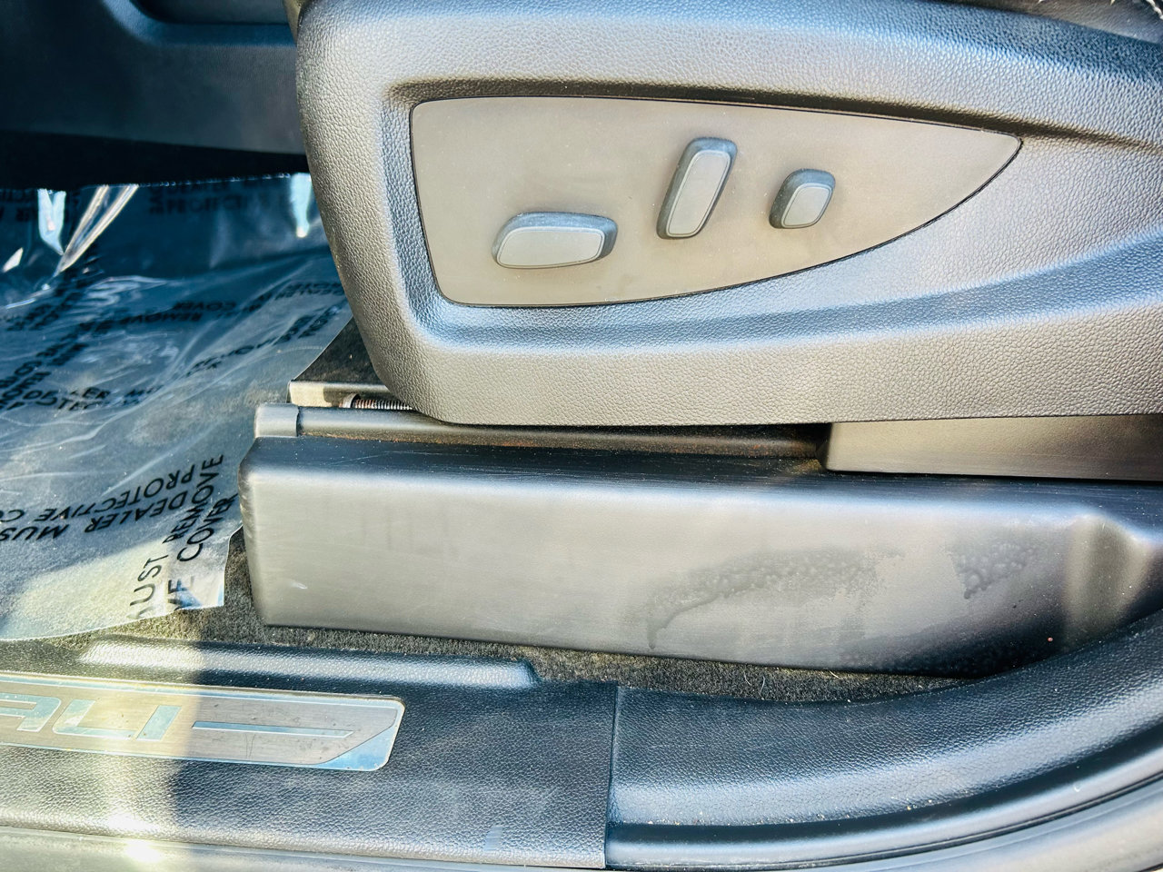 Used 2015 GMC Yukon XL Denali w/ Premium Package image 19