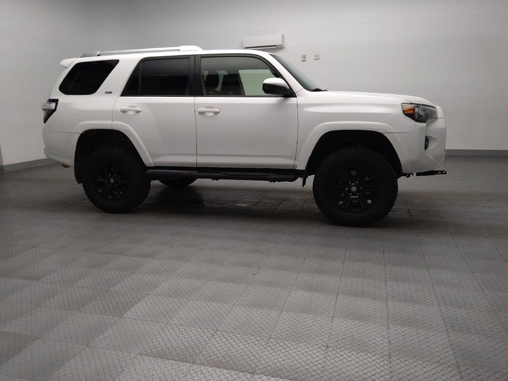 Used 2017 Toyota 4Runner SR5 AWD/4WD image 11