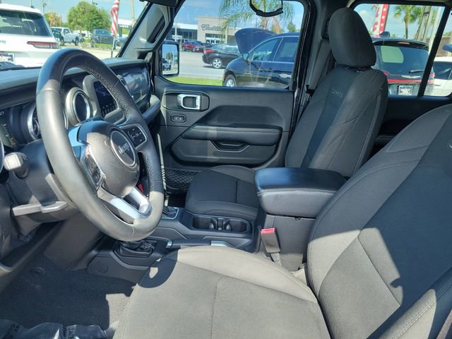 Used 2018 Jeep Wrangler Unlimited Sahara w/ LED Lighting Group AWD/4WD image 16