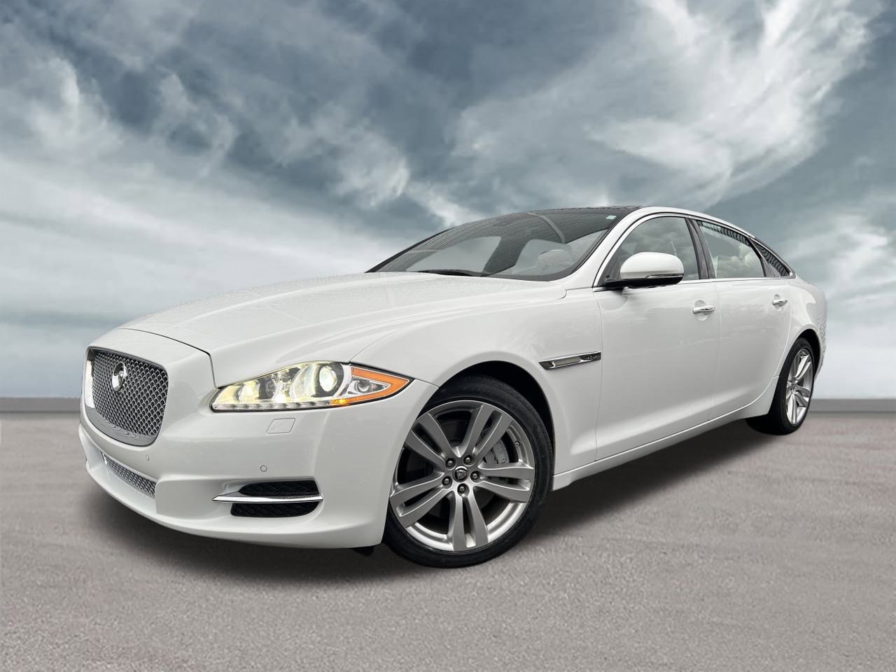 Used 2013 Jaguar XJ L Portfolio image 1