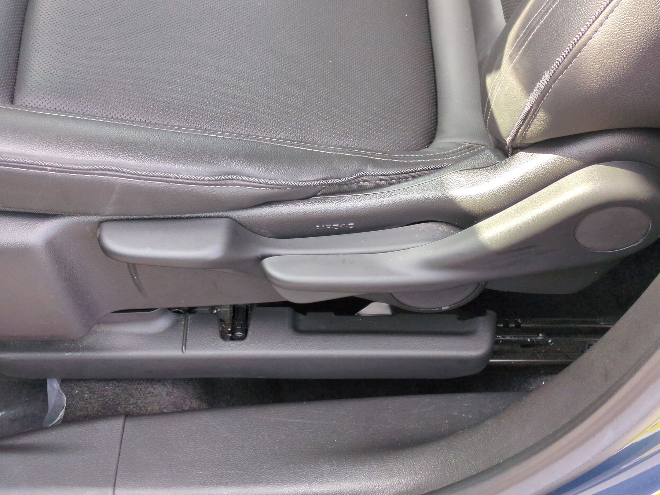 Certified 2024 Buick Encore GX Sport Touring w/ LPO, Trailering Package FWD image 17