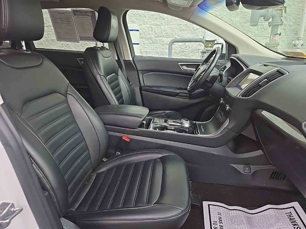 Used 2020 Ford Edge SEL w/ Cold Weather Package image 9
