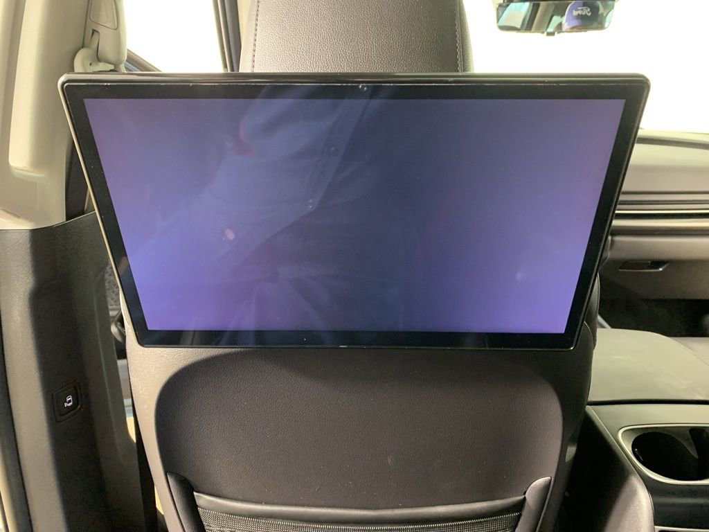 Used 2025 Kia Carnival SX Prestige image 42