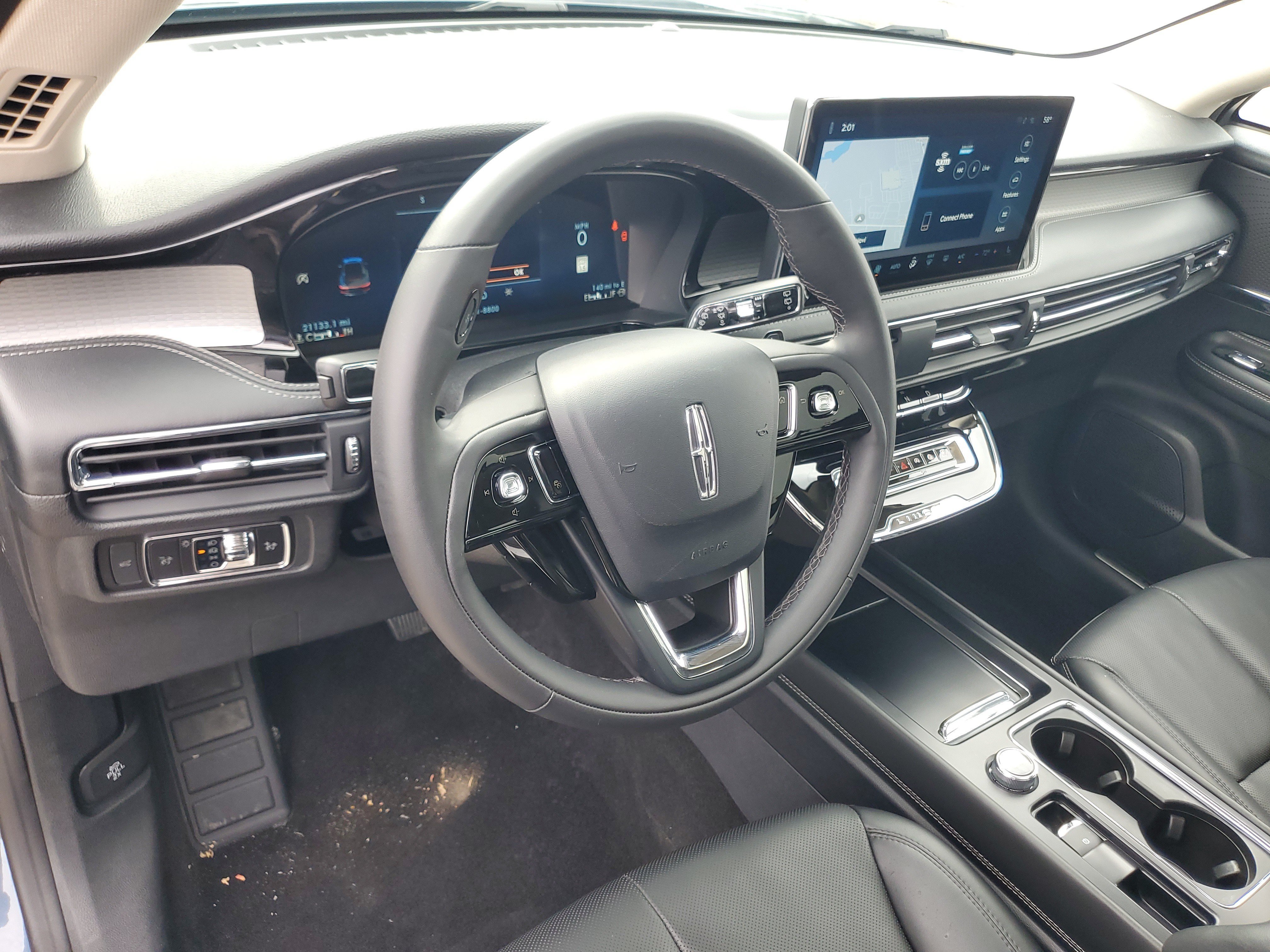 Certified 2023 Lincoln Corsair AWD w/ Equipment Group 101A image 13