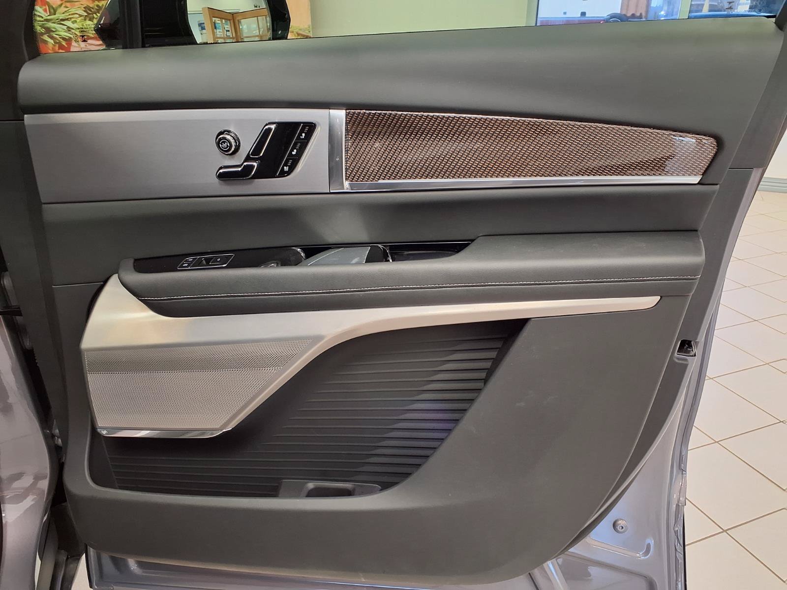 Certified 2026 Cadillac Vistiq Premium Luxury AWD/4WD image 11