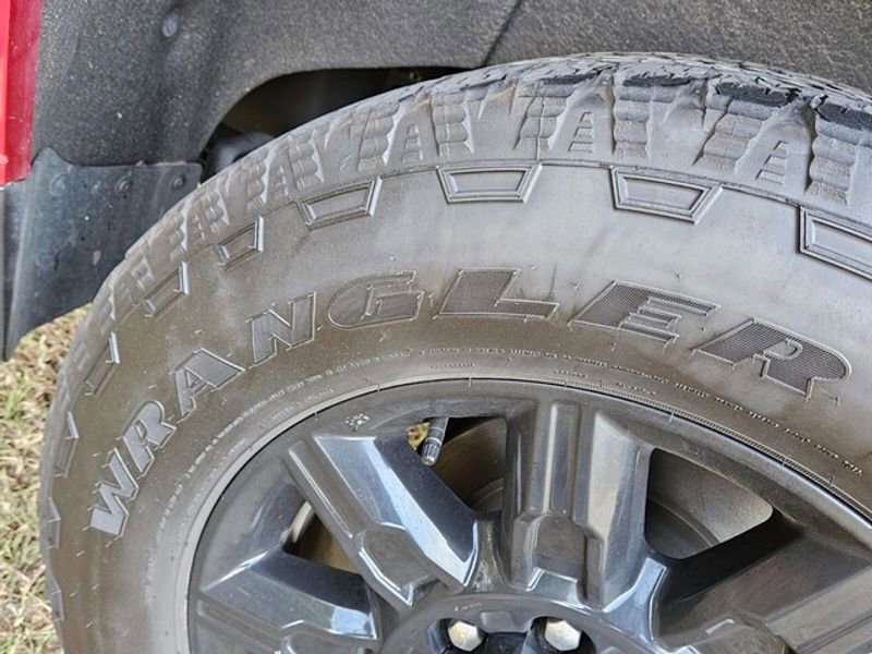 Used 2024 GMC Sierra 2500 AT4 w/ AT4 Premium Plus Package image 8