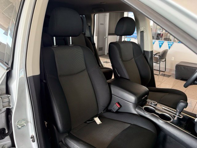 Used 2018 Nissan Pathfinder SV AWD/4WD image 27