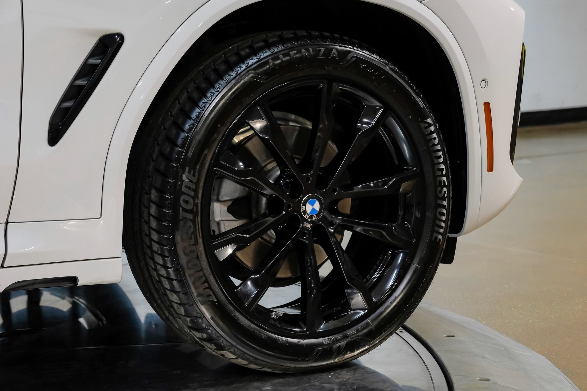 Used 2025 BMW X4 xDrive30i w/ Premium Package AWD/4WD image 61