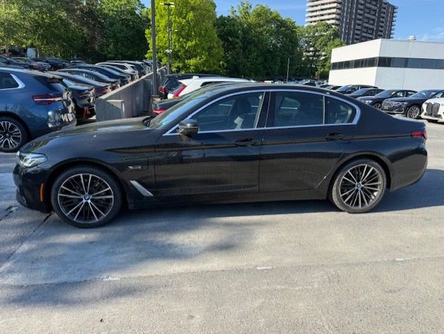 Certified 2023 BMW 530e xDrive w/ Premium Package AWD/4WD image 5