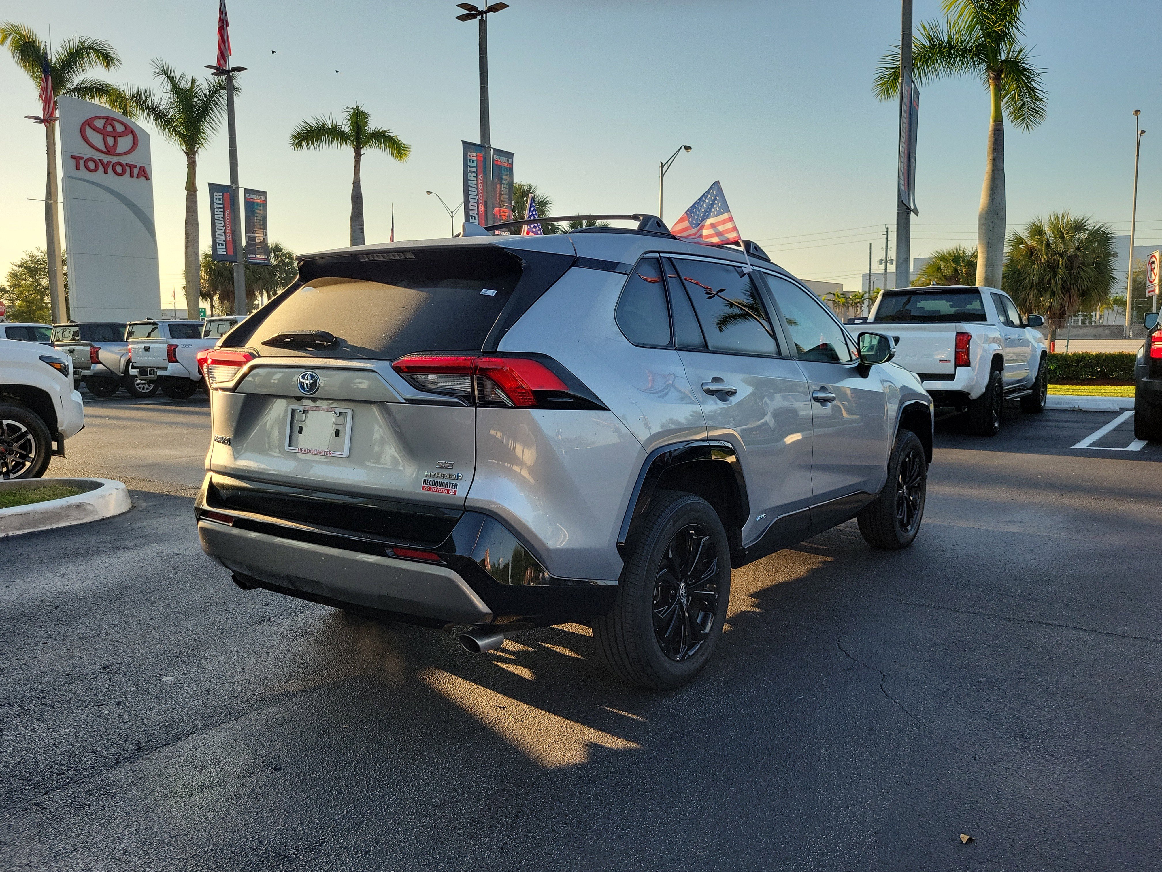 Used 2023 Toyota RAV4 SE w/ Convenience Package image 11