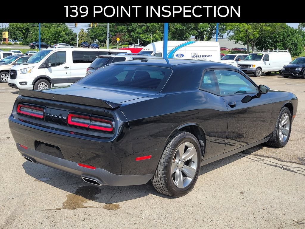 Used 2019 Dodge Challenger SXT RWD image 5