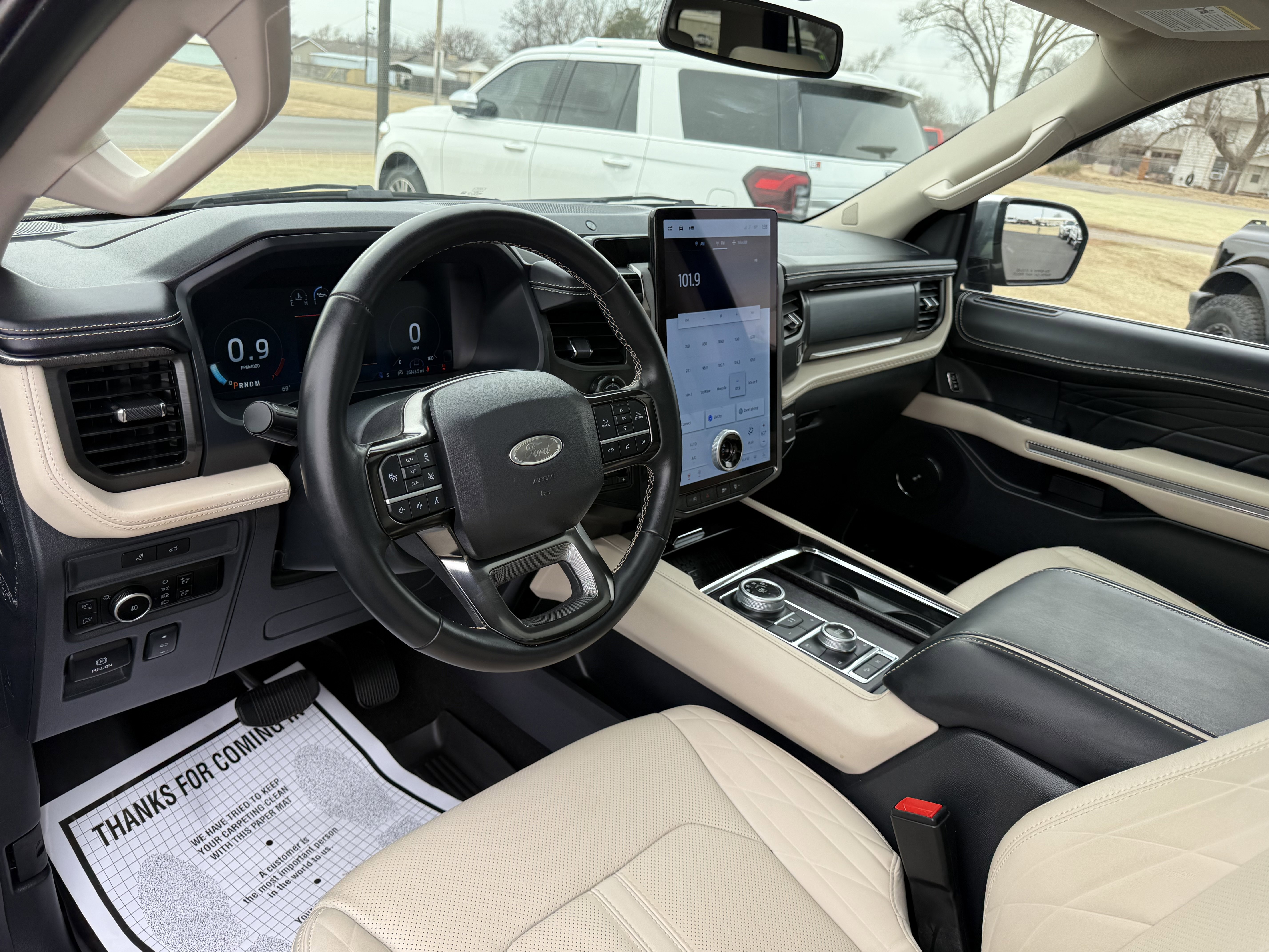 Used 2024 Ford Expedition Platinum image 6