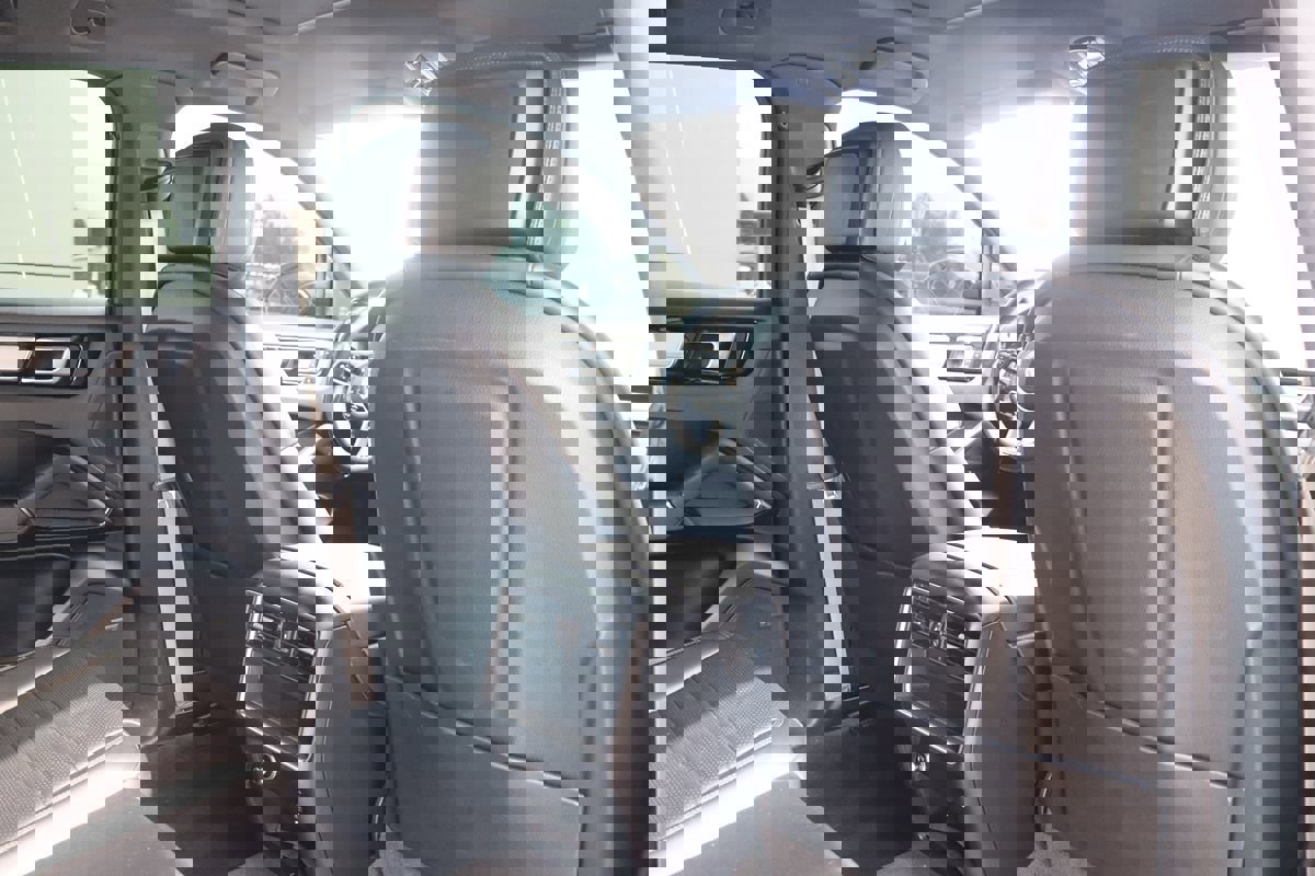 Used 2022 Porsche Cayenne Platinum Edition image 31