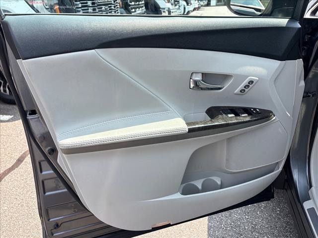 Used 2014 Toyota Venza XLE FWD image 20