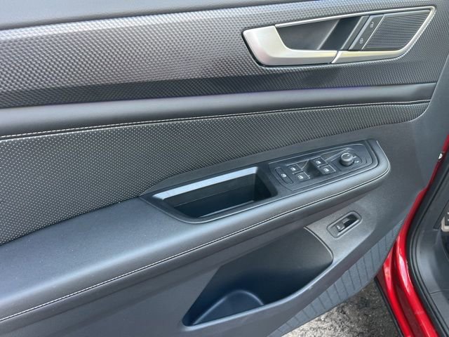 Used 2024 Volkswagen Atlas Cross Sport SEL R-Line image 22