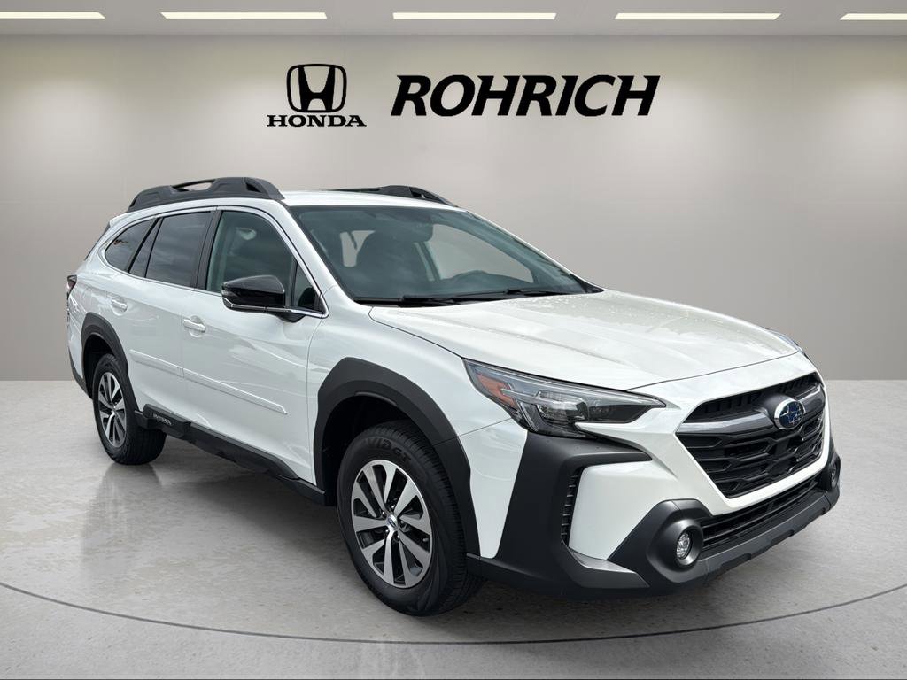 Used 2025 Subaru Outback Premium AWD/4WD image 4