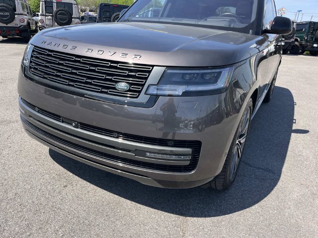 Used 2023 Land Rover Range Rover SE AWD/4WD image 9