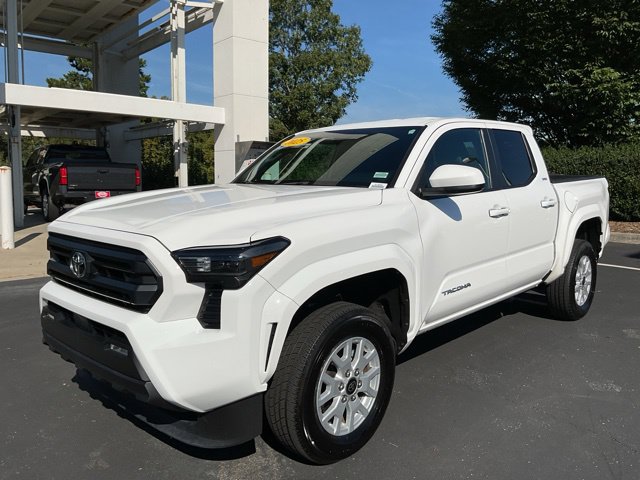 Used 2025 Toyota Tacoma SR5 AWD/4WD image 2