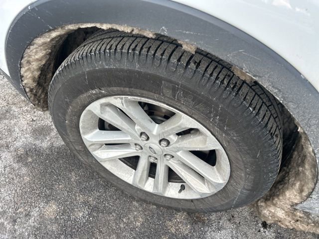 Used 2016 Ford Explorer XLT w/ Equipment Group 202A image 17