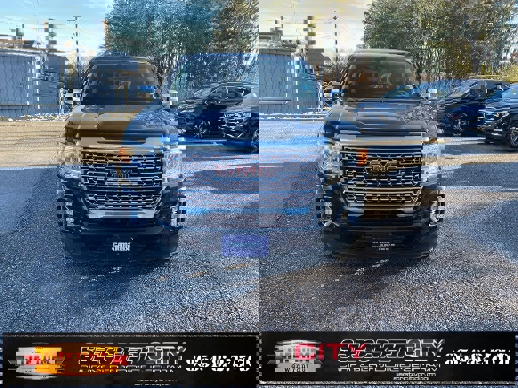 Used 2022 GMC Canyon Denali image 2