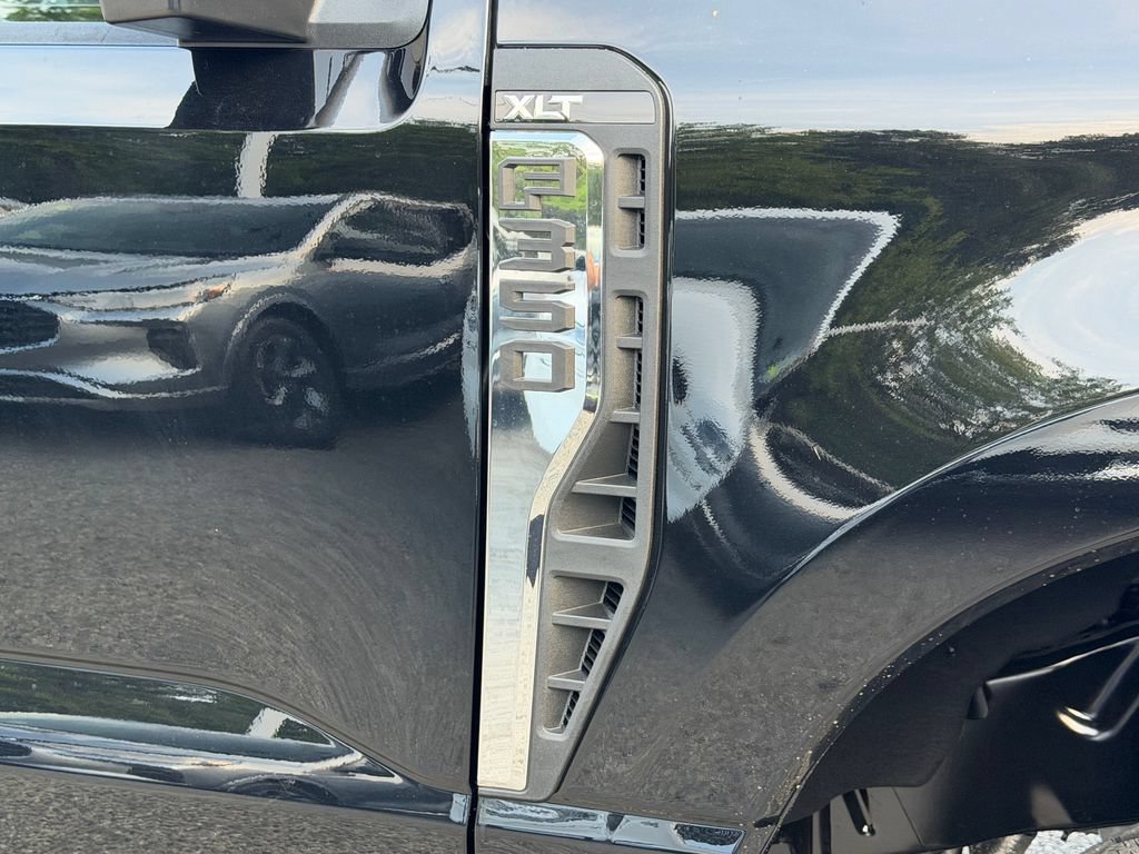 New 2026 Ford F350 XLT AWD/4WD image 9