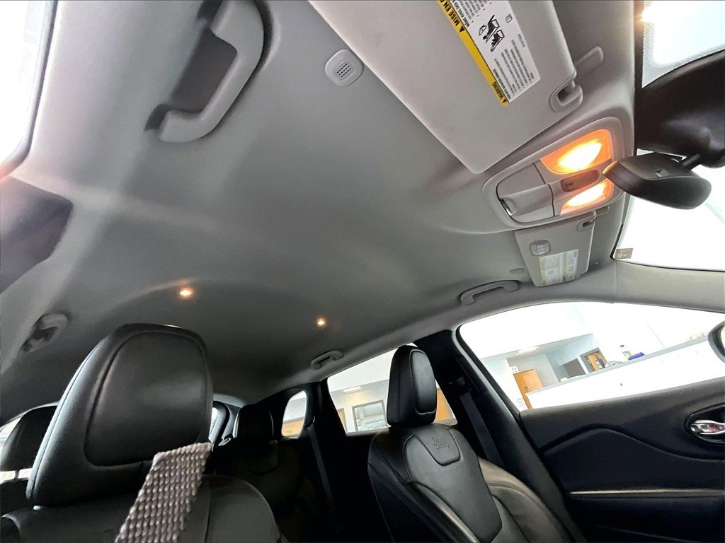 Used 2023 Jeep Cherokee Altitude Lux image 22