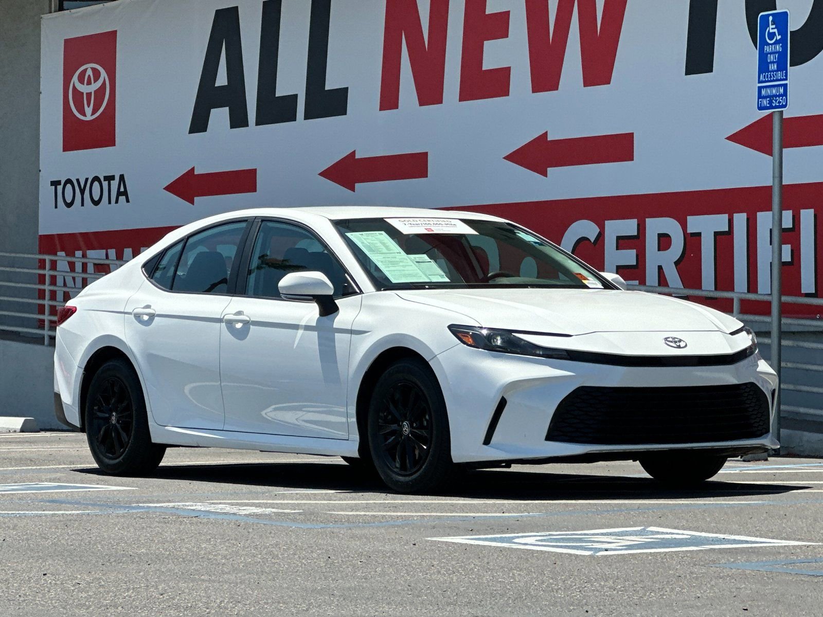 Used 2025 Toyota Camry LE FWD image 8