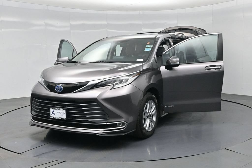 Used 2021 Toyota Sienna Limited FWD image 34