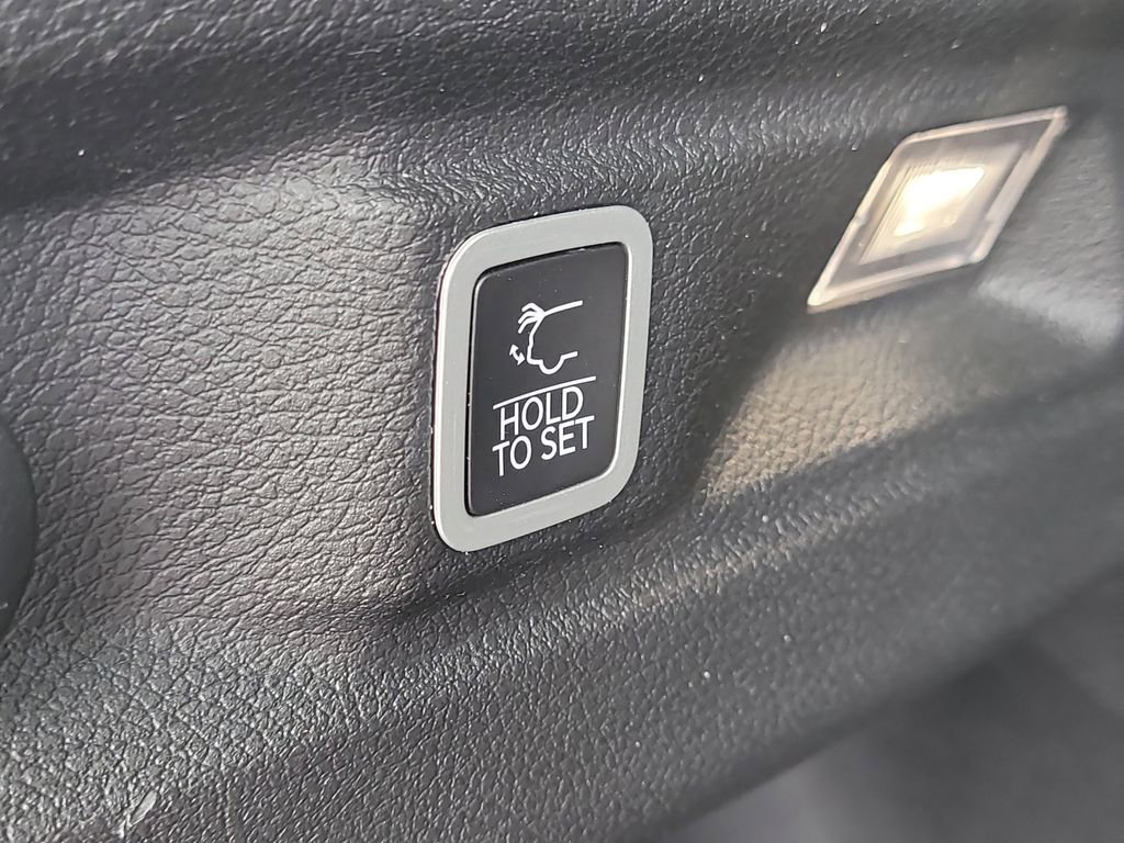 Certified 2024 Jeep Grand Cherokee L Altitude image 8