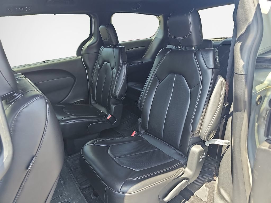 Certified 2023 Chrysler Pacifica Touring-L w/ S Appearance Package AWD/4WD image 14