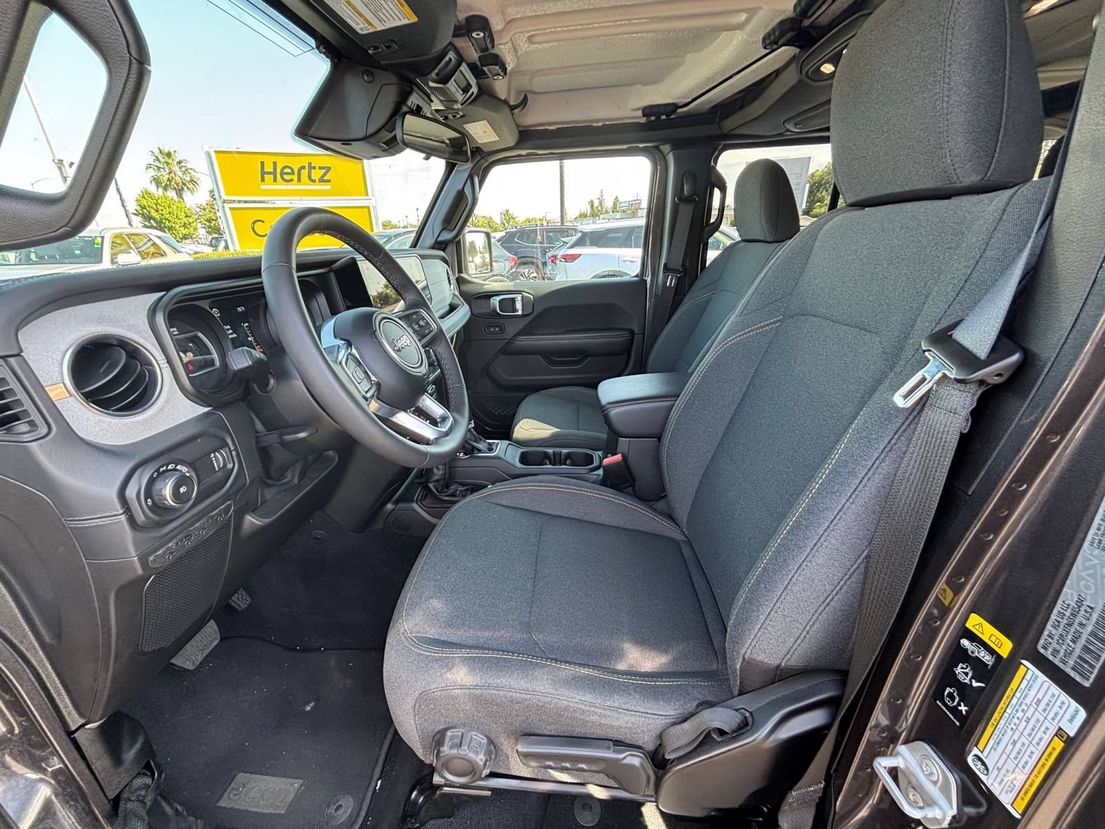 Used 2025 Jeep Wrangler Unlimited Sahara AWD/4WD image 22