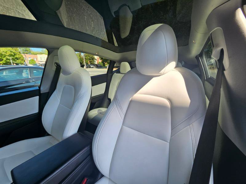 Used 2021 Tesla Model Y Long Range AWD/4WD image 38