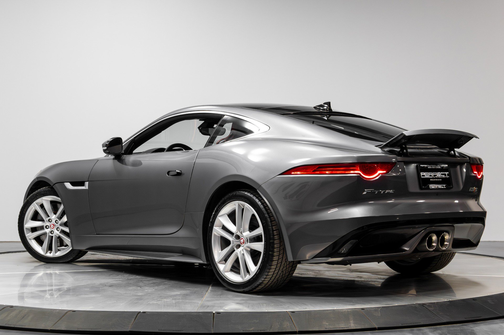 Used 2016 Jaguar F-TYPE S image 35