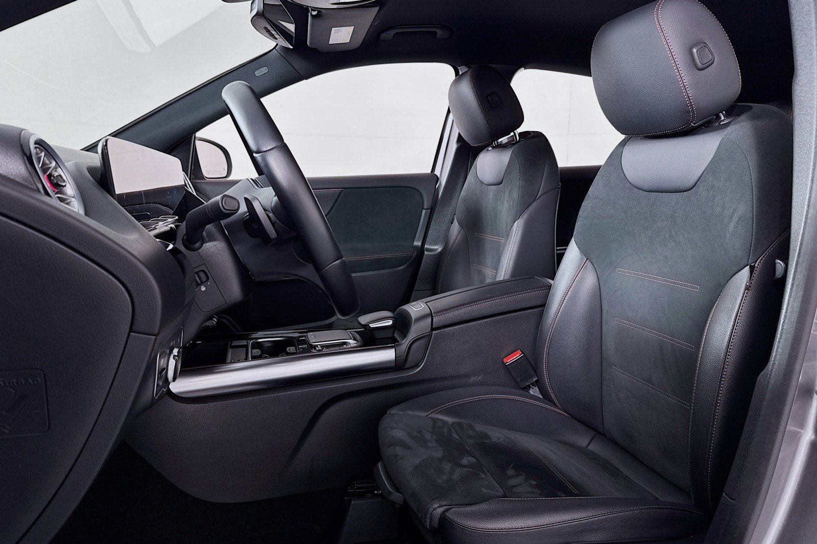 Certified 2023 Mercedes-Benz GLA 250 4MATIC image 18