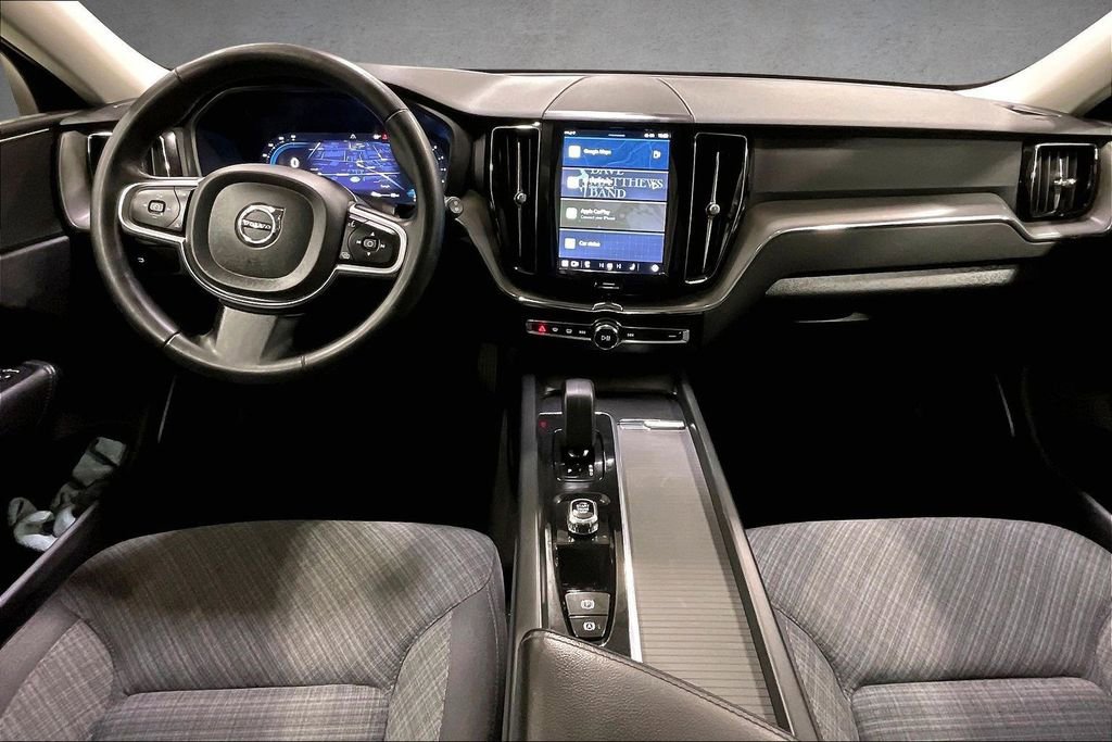 Certified 2023 Volvo XC60 B5 Core image 7