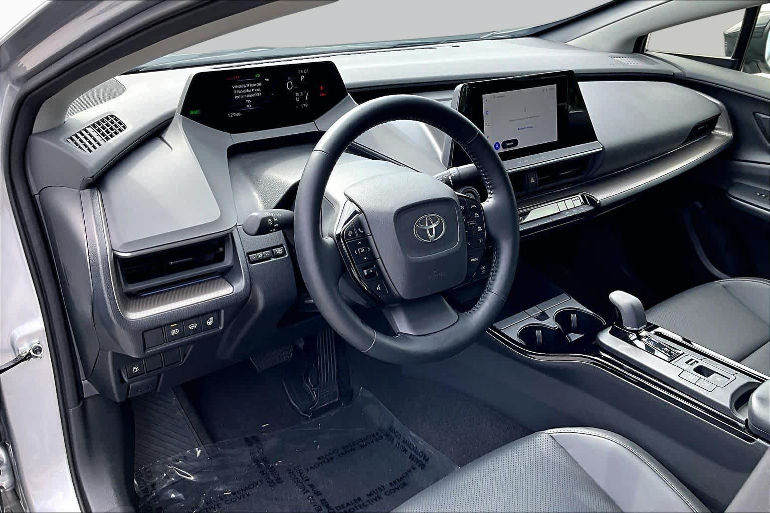 Used 2025 Toyota Prius XLE FWD image 17