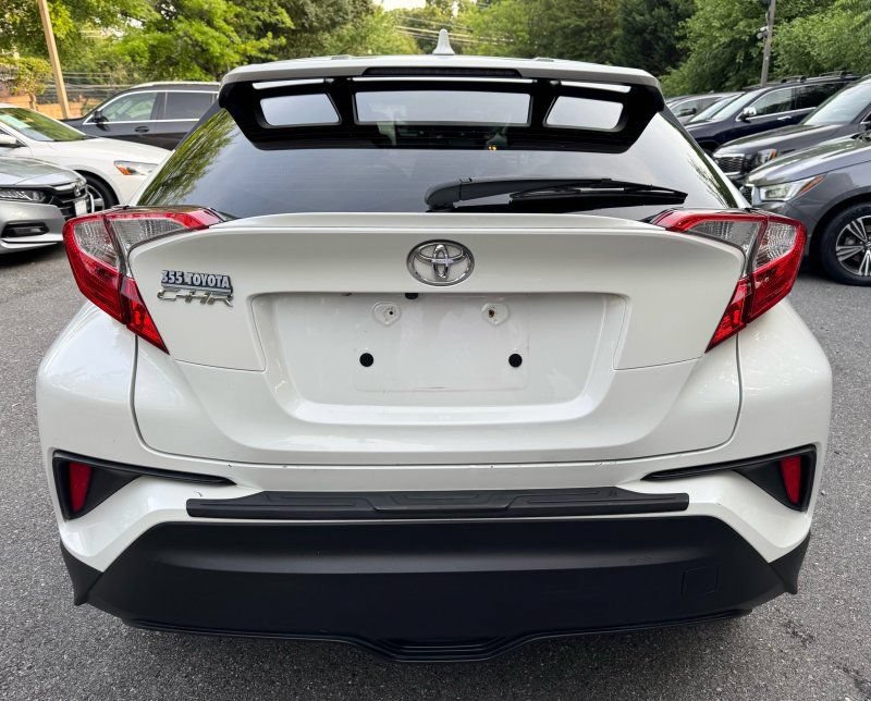 Used 2021 Toyota C-HR LE FWD image 7