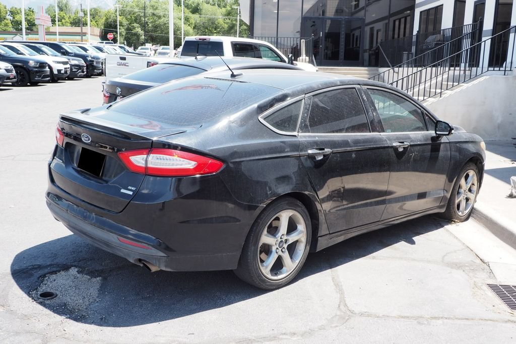 Used 2016 Ford Fusion SE w/ Equipment Group 201A FWD image 4