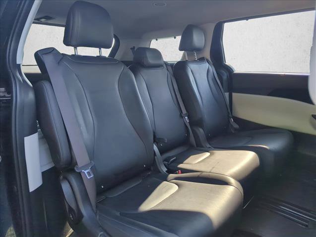 Used 2024 Kia Carnival SX FWD image 26