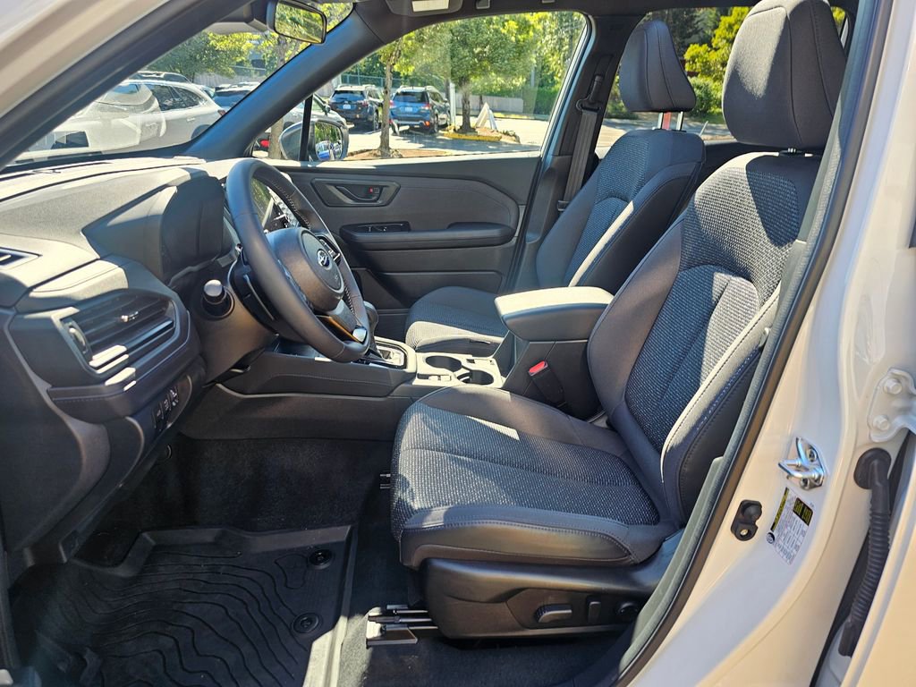 Used 2025 Subaru Forester Premium AWD/4WD image 20